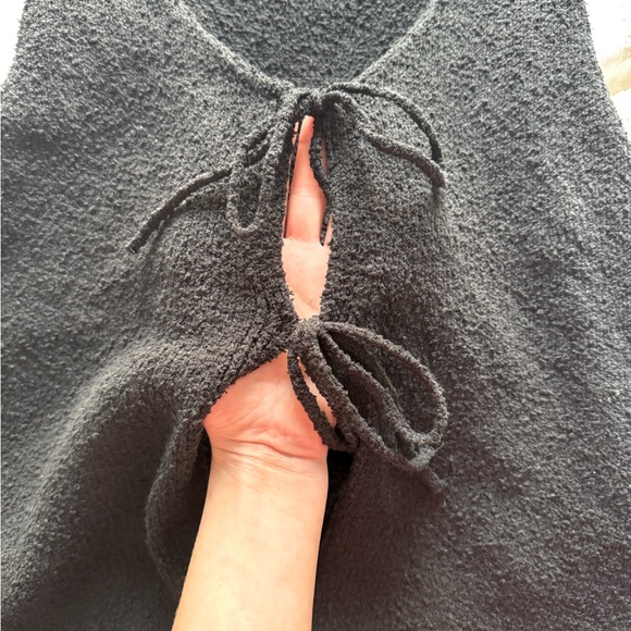 Abercrombie & Fitch Black Textured Tie-Front Tank - Picture 3 of 12